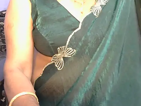 Snapshot of mallu_maya_dev chatting on 07.15.26 mallu maya dev online show from 07.15.26