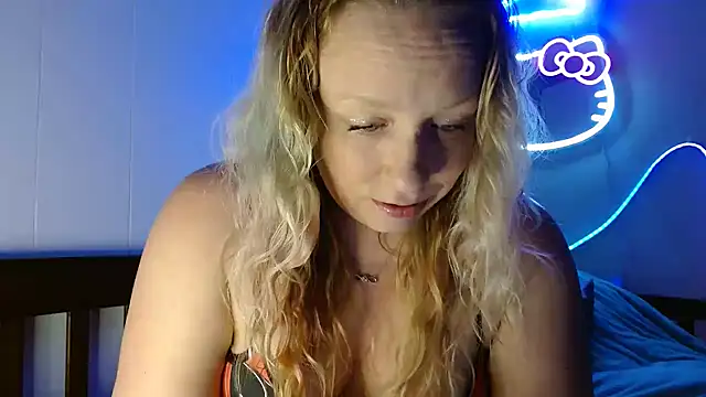 Snapshot of XxMs_StarzxX chatting on 03.07.25 XxMs StarzxX online show from 03.07.25