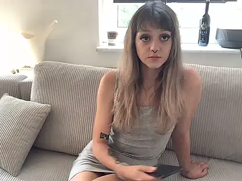 Snapshot of LaraaMaxx chatting on 07.25.26 LaraaMaxx online show from 07.25.26