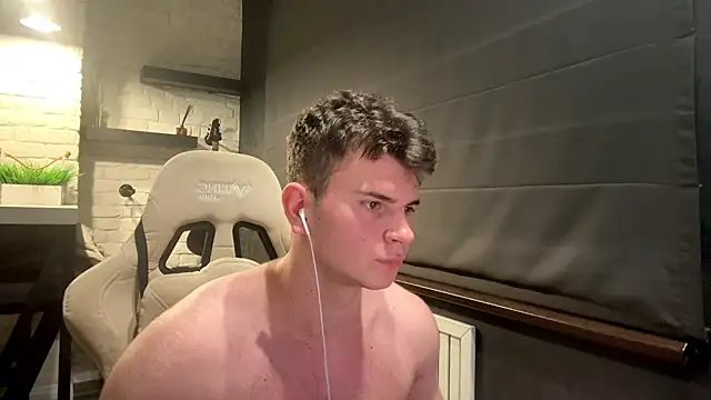 Snapshot of dinovl chatting on 07.22.26 dinovl online show from 07.22.26
