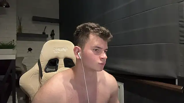 Snapshot of dinovl chatting on 07.24.26 dinovl online show from 07.24.26