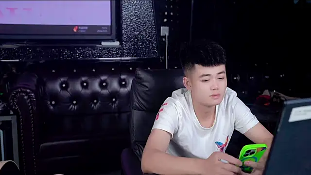 Snapshot of xxou02 chatting on 07.25.26 xxou02 online show from 07.25.26