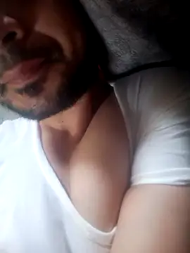 Snapshot of arousing3 chatting on 07.25.26 arousing3 online show from 07.25.26