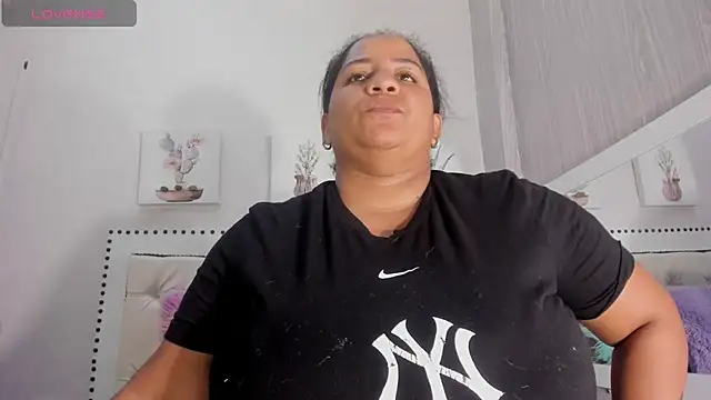 Dajanaaroa online show from 12.19.24