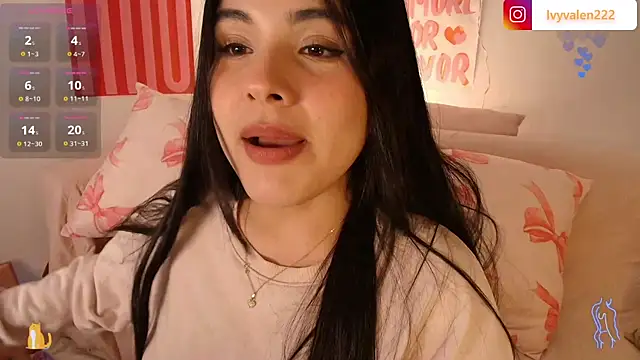 Snapshot of IvyValentine chatting on 07.30.26 IvyValentine online show from 07.30.26