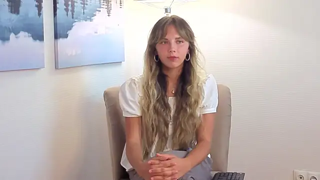 Snapshot of KareyLamendola chatting on 07.29.26 KareyLamendola online show from 07.29.26