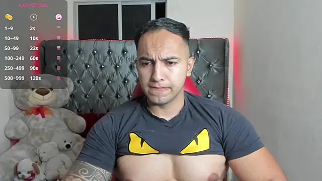 Snapshot of mrloganfuck1 chatting on 05.05.26 mrloganfuck1 online show from 05.05.26