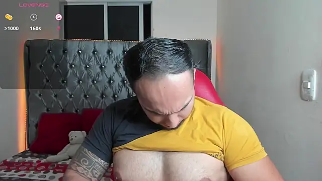 Snapshot of mrloganfuck1 chatting on 06.17.26 mrloganfuck1 online show from 06.17.26