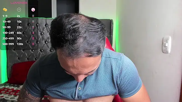 Snapshot of mrloganfuck1 chatting on 06.18.26 mrloganfuck1 online show from 06.18.26