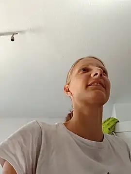 Snapshot of LenaGoldi chatting on 07.30.26 LenaGoldi online show from 07.30.26