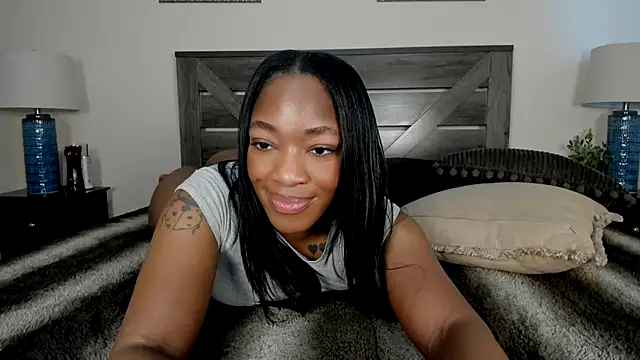 Snapshot of nicolesolace chatting on 06.25.26 nicolesolace online show from 06.25.26