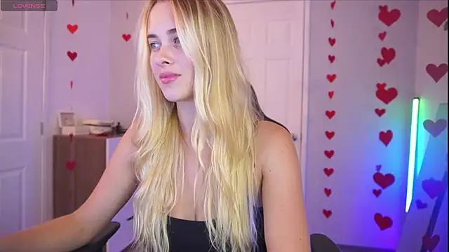 DanikaDillan online show from 02.19.25