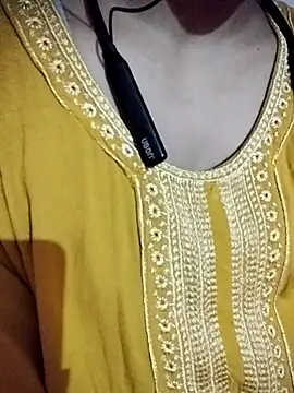 Snapshot of Pooja_kumari_001 chatting on 07.31.26 Pooja kumari 001 online show from 07.31.26