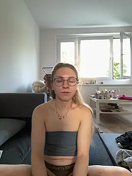 Snapshot of Amelie_wild chatting on 08.02.26 Amelie wild online show from 08.02.26