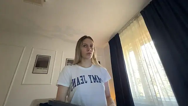 Snapshot of CherryRoseLove_ chatting on 08.04.26 CherryRoseLove online show from 08.04.26