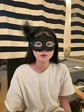 Snapshot of una_h chatting on 08.04.26 una h online show from 08.04.26