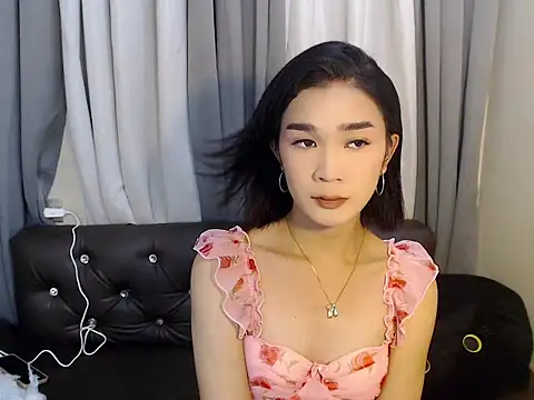 Snapshot of expensive_nadia chatting on 08.04.26 expensive nadia online show from 08.04.26