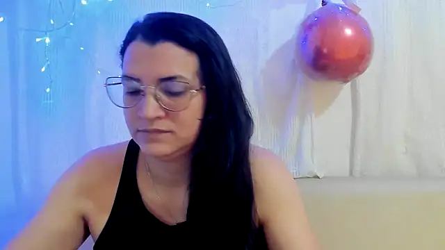 Snapshot of MARILYN_GARCIA chatting on 02.17.26 MARILYN GARCIA online show from 02.17.26