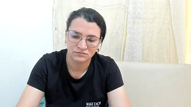 Snapshot of MARILYN_GARCIA chatting on 02.21.26 MARILYN GARCIA online show from 02.21.26