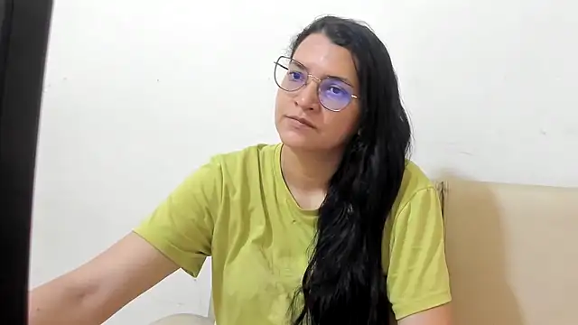 Snapshot of MARILYN_GARCIA chatting on 03.03.26 MARILYN GARCIA online show from 03.03.26