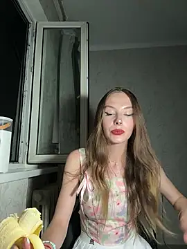 Snapshot of Shy_Little_Mia chatting on 08.09.26 Shy Little Mia online show from 08.09.26