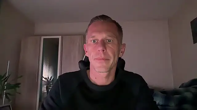 Snapshot of slaveboy2016@xh chatting on 12.02.24 slaveboy2016xh online show from 12.02.24