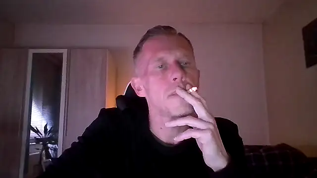 Snapshot of slaveboy2016@xh chatting on 12.28.24 slaveboy2016xh online show from 12.28.24