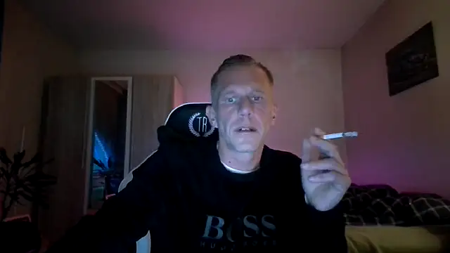 Snapshot of slaveboy2016@xh chatting on 12.30.24 slaveboy2016xh online show from 12.30.24