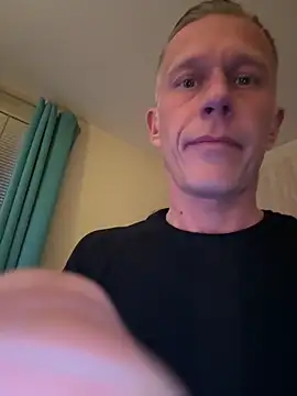 Snapshot of slaveboy2016@xh chatting on 02.27.25 slaveboy2016xh online show from 02.27.25