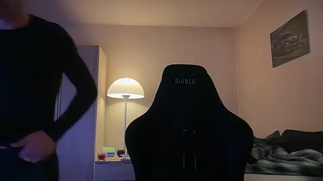 Snapshot of slaveboy2016@xh chatting on 10.19.25 slaveboy2016xh online show from 10.19.25