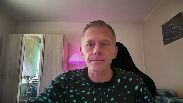 Snapshot of slaveboy2016@xh chatting on 10.19.25 slaveboy2016xh online show from 10.19.25