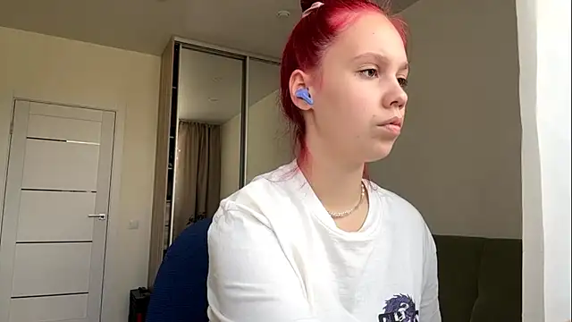 Snapshot of SelenShine chatting on 08.09.26 SelenShine online show from 08.09.26