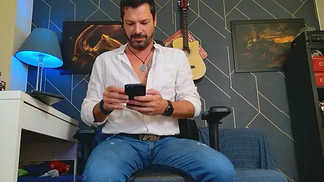 ChrisKox online show from 10.10.25