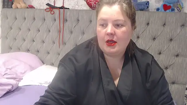 Snapshot of BootyLola chatting on 04.25.26 BootyLola online show from 04.25.26