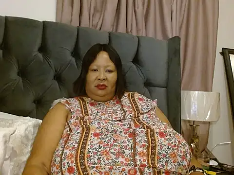 Snapshot of nancy111 chatting on 02.21.25 nancy111 online show from 02.21.25