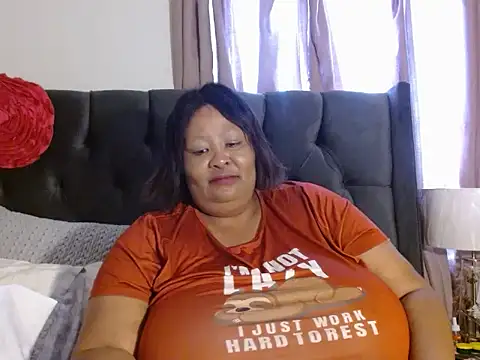 Snapshot of nancy111 chatting on 02.24.25 nancy111 online show from 02.24.25