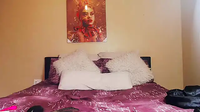 Snapshot of xxcougarfunxx chatting on 02.18.26 xxcougarfunxx online show from 02.18.26