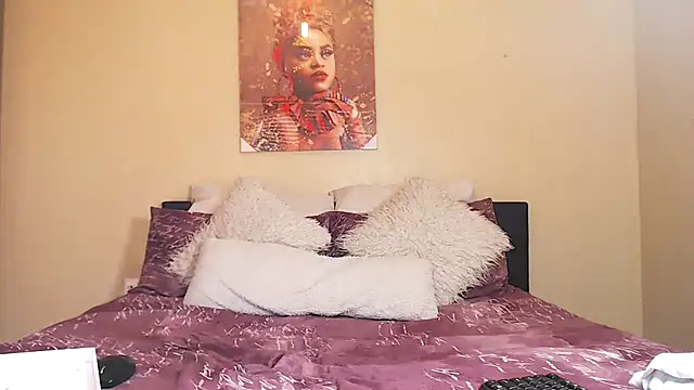 Snapshot of xxcougarfunxx chatting on 02.25.26 xxcougarfunxx online show from 02.25.26