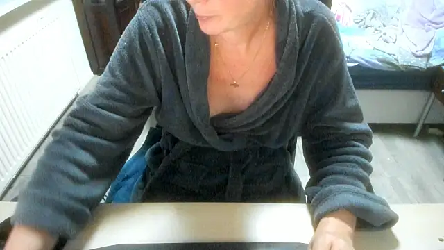 minoesje37 online show from 11.17.25