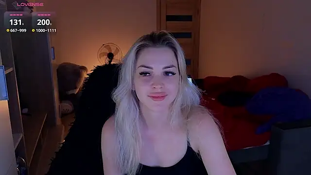 Snapshot of MilanaOmg chatting on 06.25.26 MilanaOmg online show from 06.25.26