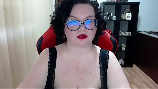 Snapshot of MissTroublle chatting on 03.07.25 MissTroublle online show from 03.07.25