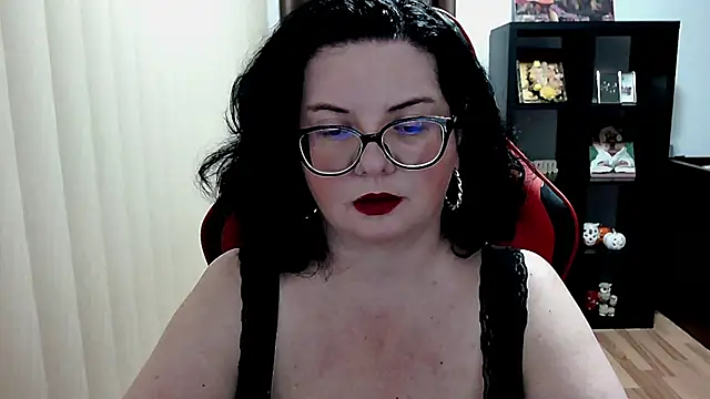 MissTroublle online show from 02.24.26