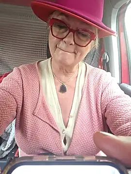 MucMilf59 online show from 10.05.25