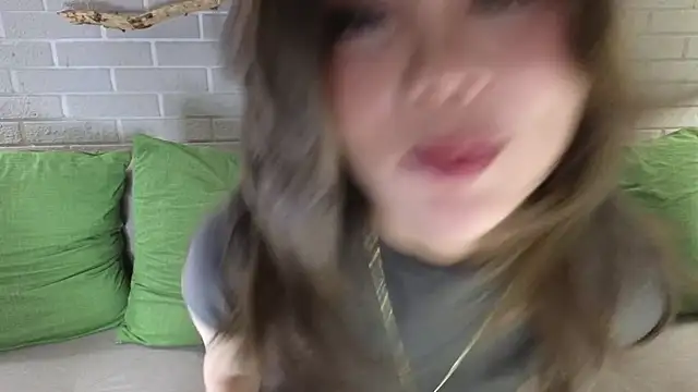 Snapshot of JuliaBeng chatting on 05.16.26 JuliaBeng online show from 05.16.26