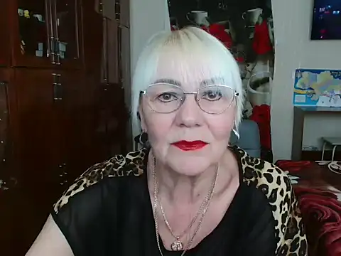 Snapshot of JenaCheim chatting on 02.12.25 JenaCheim online show from 02.12.25