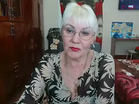 Snapshot of JenaCheim chatting on 03.19.25 JenaCheim online show from 03.19.25