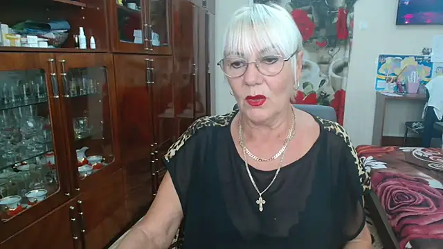 Snapshot of JenaCheim chatting on 09.17.25 JenaCheim online show from 09.17.25