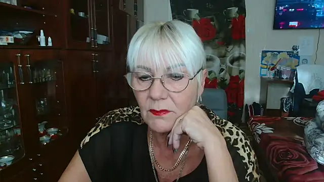 Snapshot of JenaCheim chatting on 09.19.25 JenaCheim online show from 09.19.25