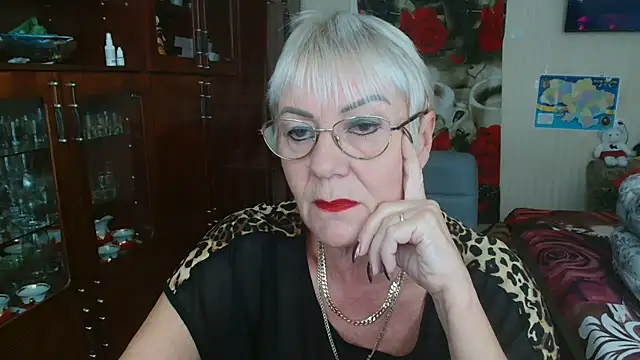 Snapshot of JenaCheim chatting on 10.15.25 JenaCheim online show from 10.15.25