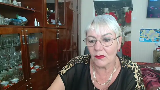 Snapshot of JenaCheim chatting on 10.19.25 JenaCheim online show from 10.19.25